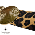 Seductor cinturón ancho de  animal print con hebilla dorada. - Image 2