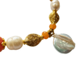 Refinado collar de bronce con baño oro 24 k. y gemas semipreciosas. - Image 3