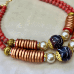 Precioso collar de 2 capas de discos de madera de coco, bronce y finos cristales checo, baño de oro 24k. - Image 2