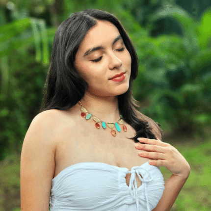 Precioso collar boho, con turquesa y cristales ámbar, delicado y versátil