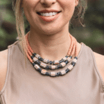 Enigmático collar de 3 capas, Baño de oro 12k, Arcilla polimérica y cristales checos.