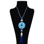 Exquisito collar largo en baño de plata, con lapislazuli y turquesa, terminado en cordón de cuero. - Image 2